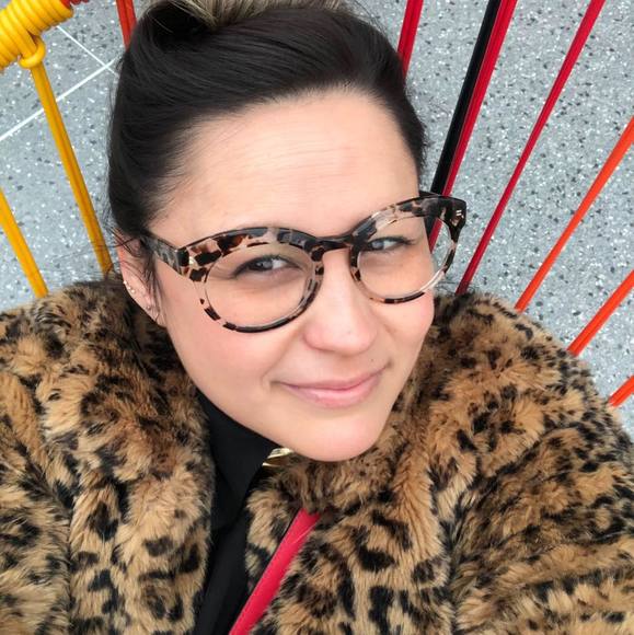 Meet your Posher, Ameyalli - Picture 1 of 1